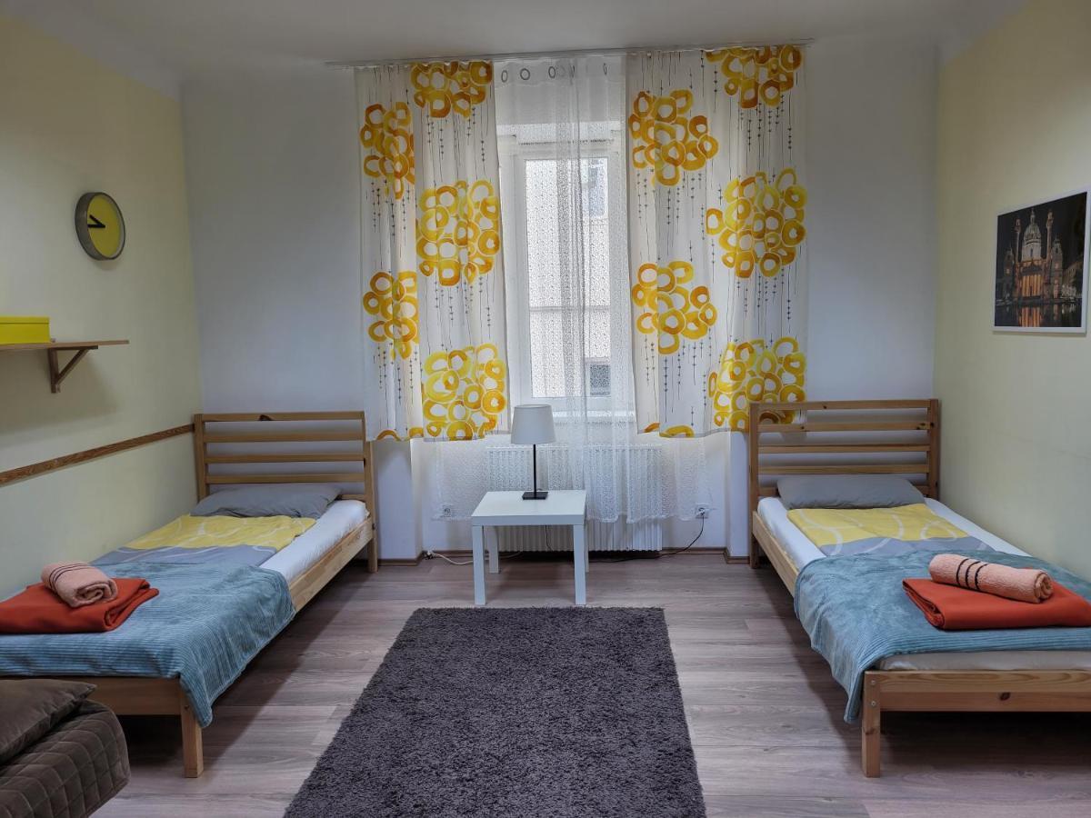 Budget Studio Near Prater Bécs Kültér fotó